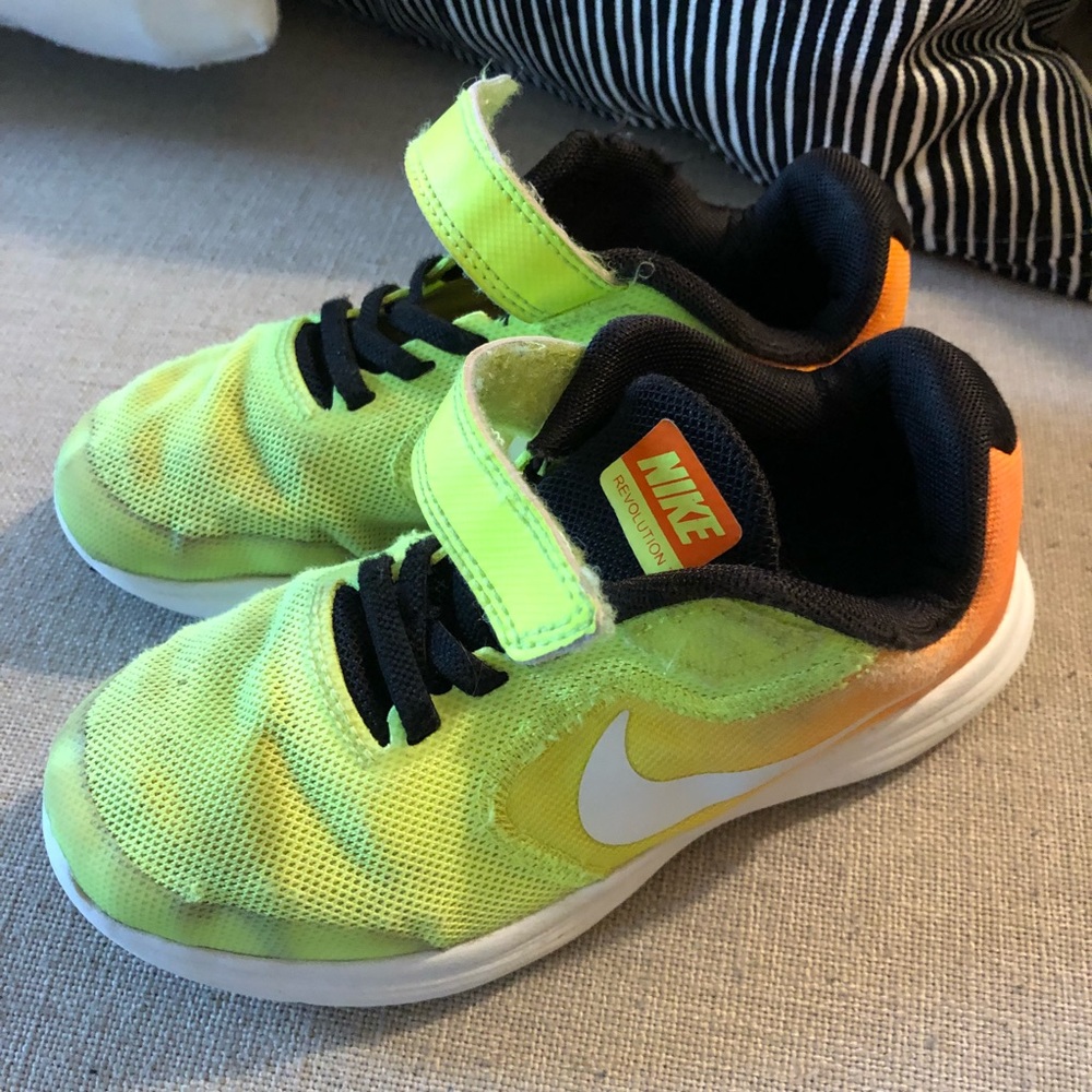 Nike Revolution 3 boys size 12.5